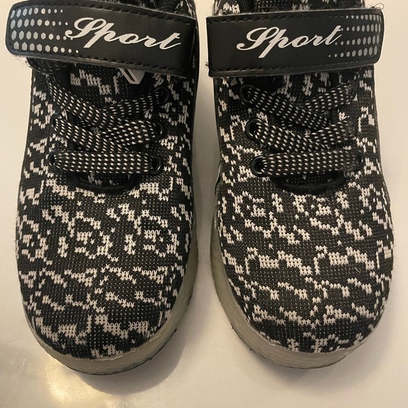 SDSPEED Size 2 Kids Roller Skate Shoes Single Wheel Sport Sneakers - Picture 6 of 10